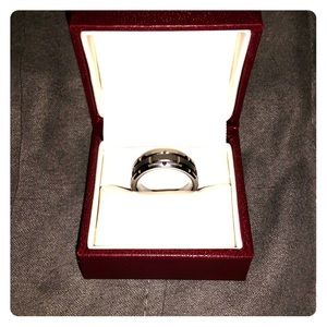 Men’s size 10 Triton Tungsten Ring. Like new!